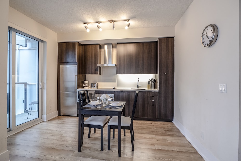 Galaxy Suites 300 Front Unit 2705 - Image 2