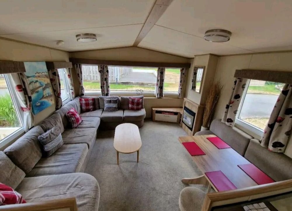 Lovely 3-bed Home in Rookley on the Isle of Wight view 4