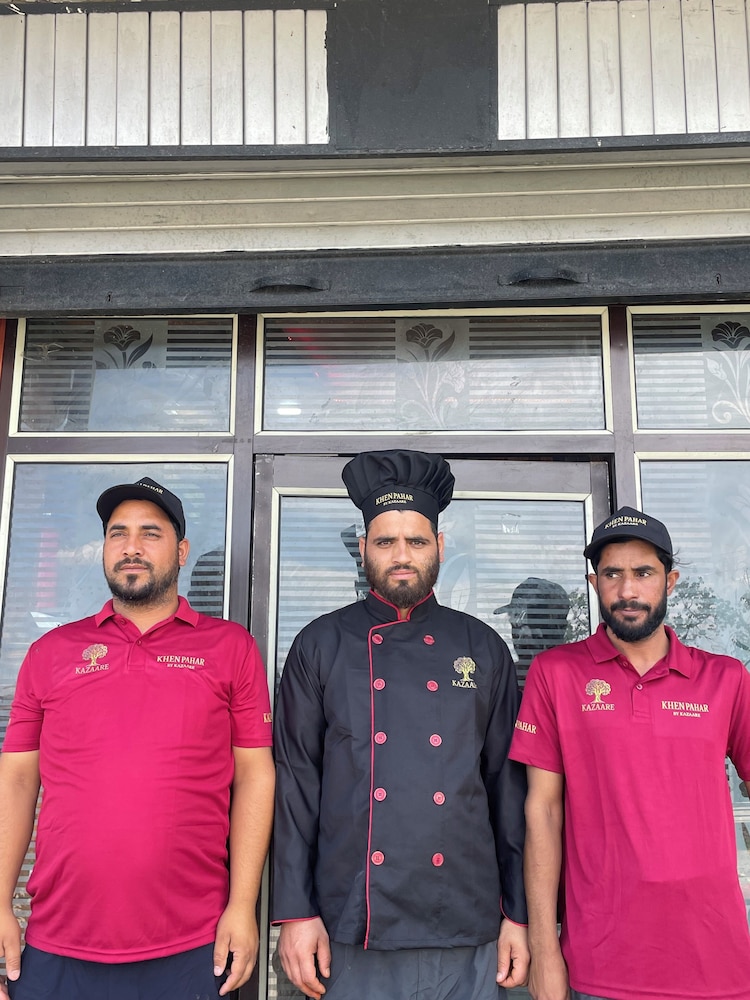 Khen pahar hotel and Resturant