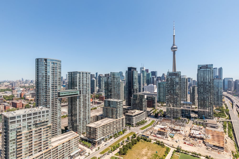 Royal Stays Condominiums - Downtown