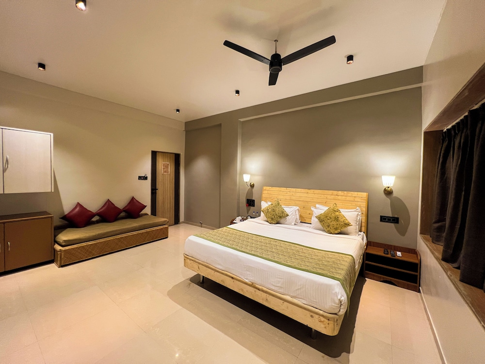 Yash Resort