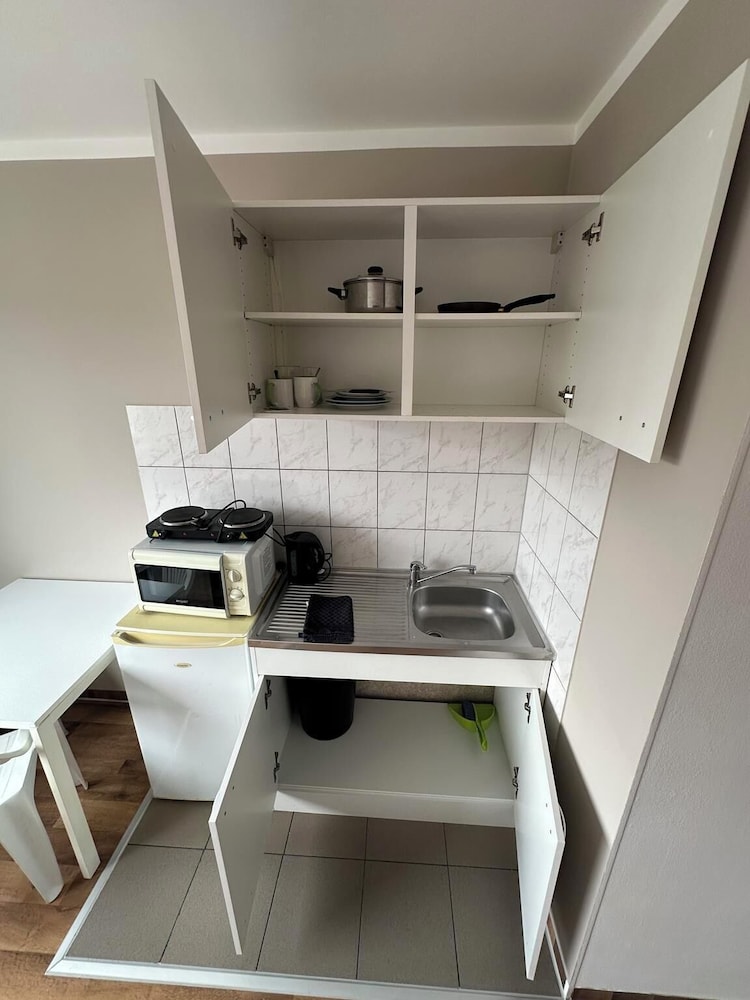 2-Rent Group Hostel Apartments HAN53