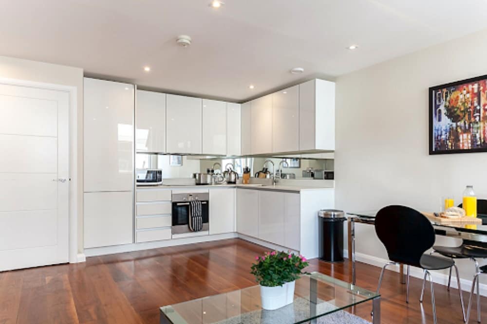 One Bed Serviced Apt near Holborn in Chancery Lane