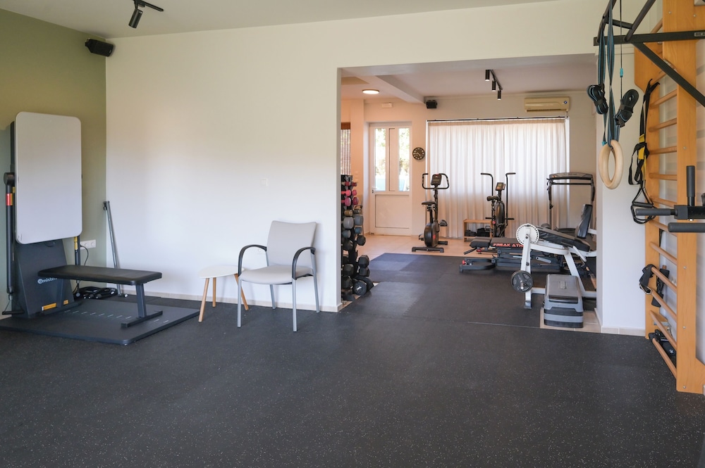 Antonis Apts - Physio Fitness Retreats