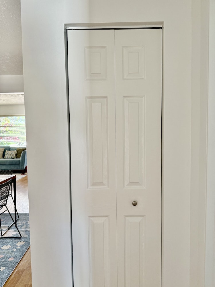 Naples Park Cottage 106th 6 Blocks Off Ocean 2 Bedroom Home
