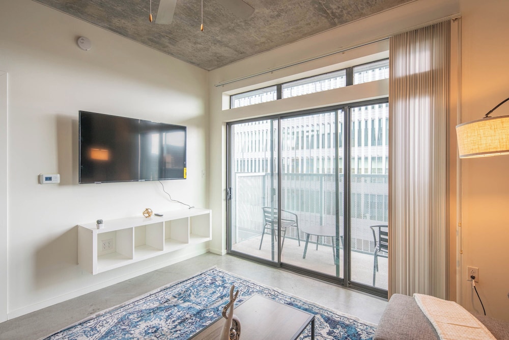 ROVE LIVING/KL - Roosevelt Point