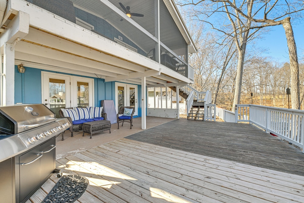 Boat Dock & Slip: Waterfront Home on Lake Tillery!
