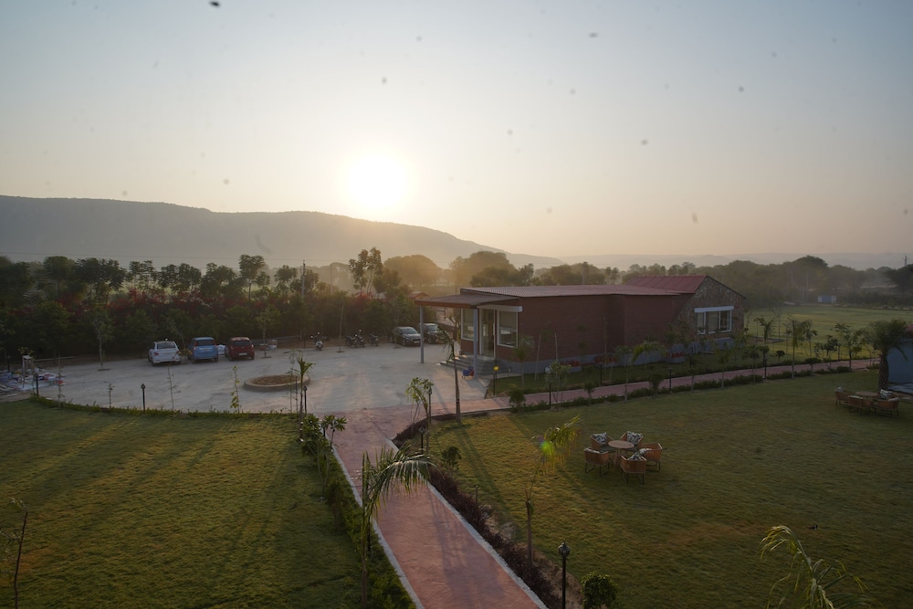 Spree Farmstay, Faridabad