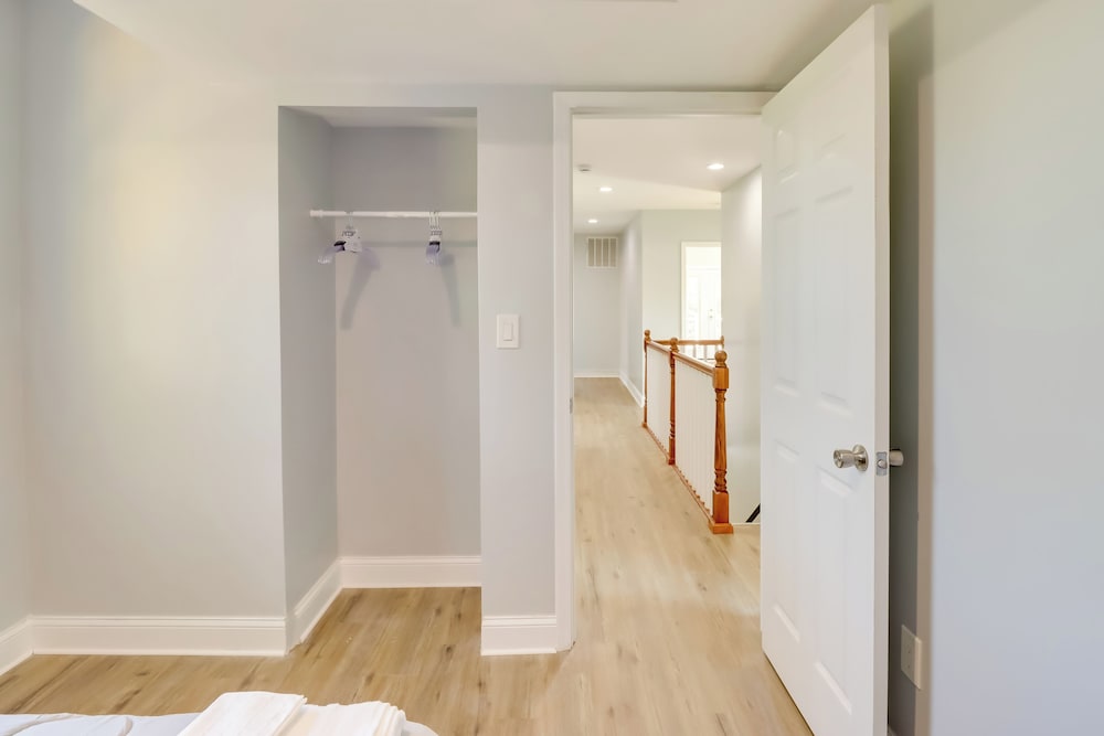 5 Mi to National Mall: DC Home w/ Pool Table