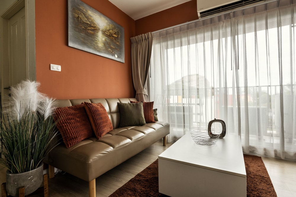 First Choice Suites by the Sea