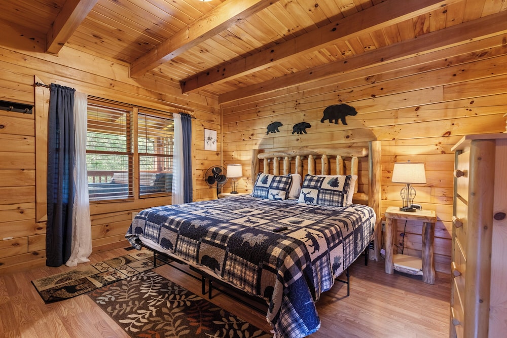 Serene Creek Cabin