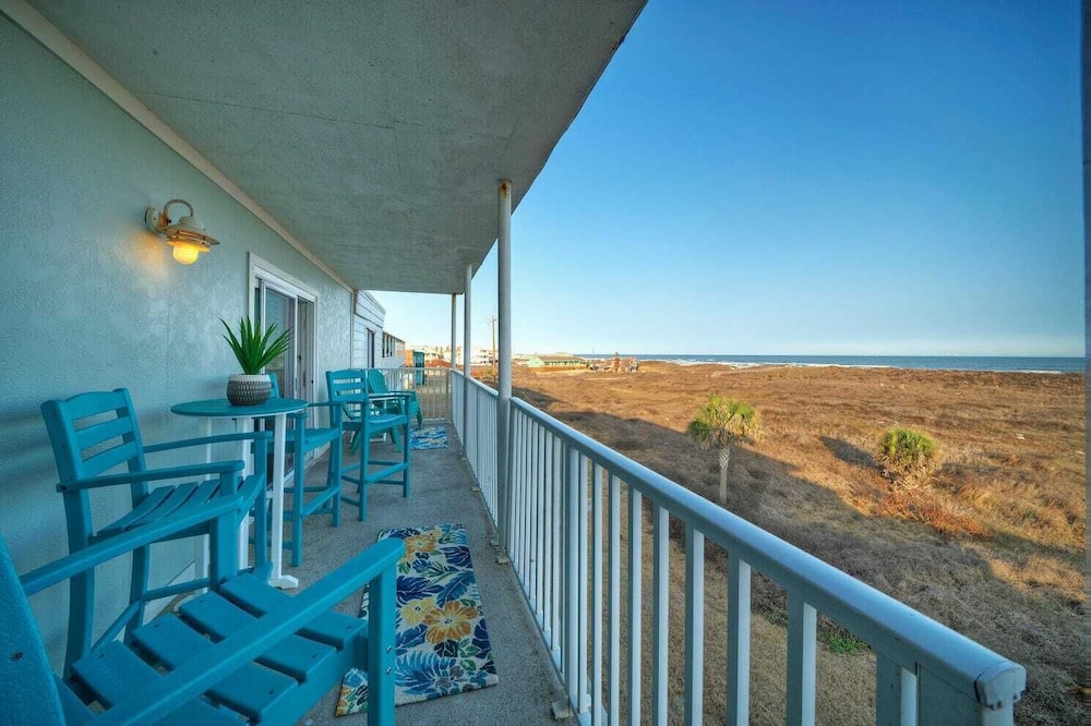 Gulf Views + Pools, Tennis, Pickleball & Beach Access Awesome Beachfront by Avantstay