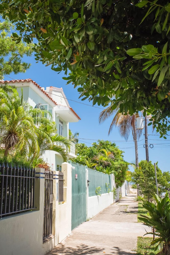 Hotel Numero Uno Beach Apartments - Image 1