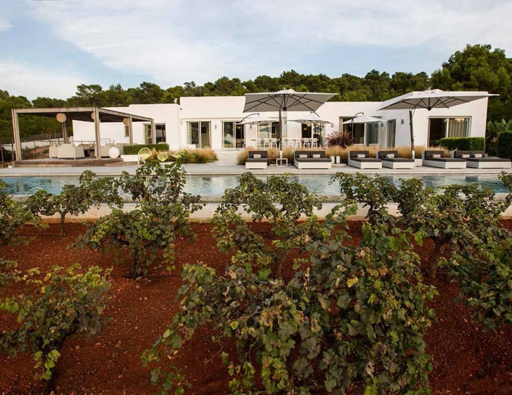Gorgeous Villa With Views