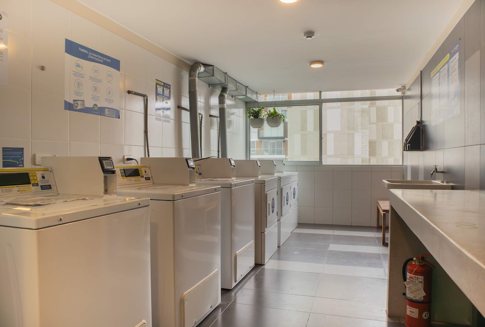 w Bright 1BR w Private Balcony in Barranco