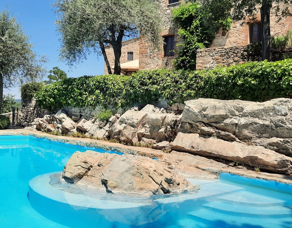 Borgo Livernano view 3