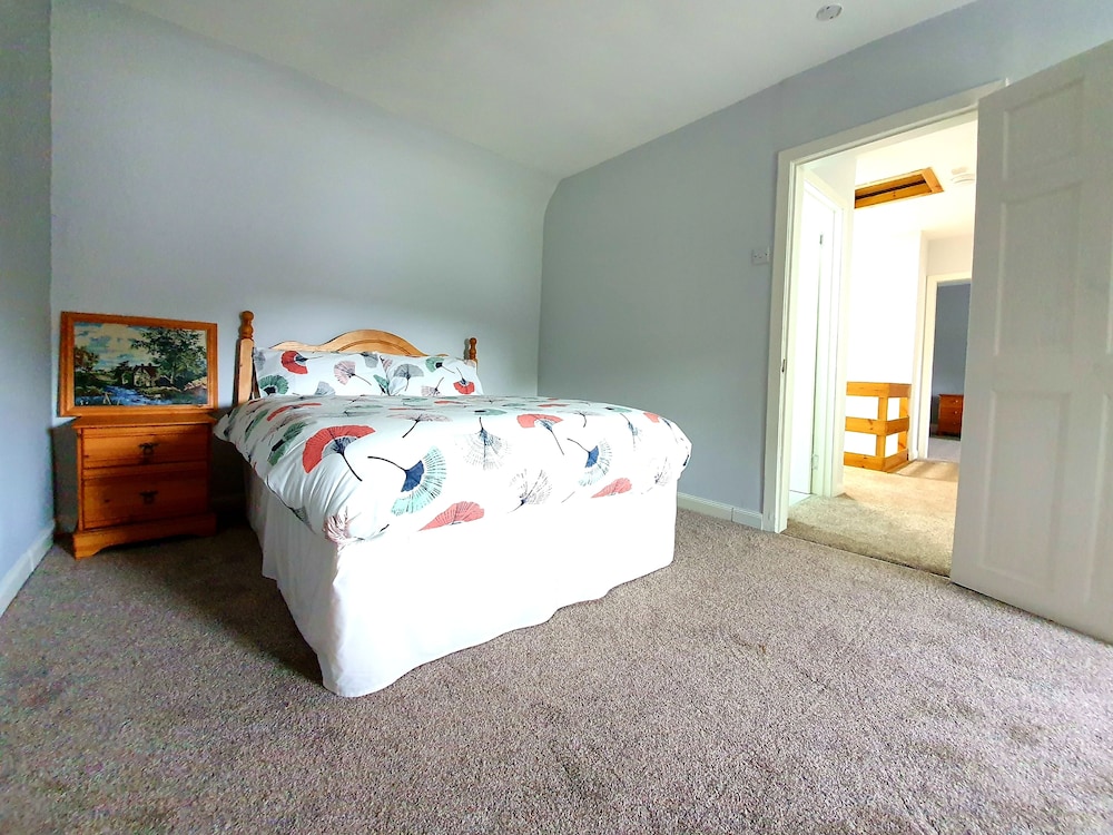 Spacious Holiday Home Closeby The River view 2
