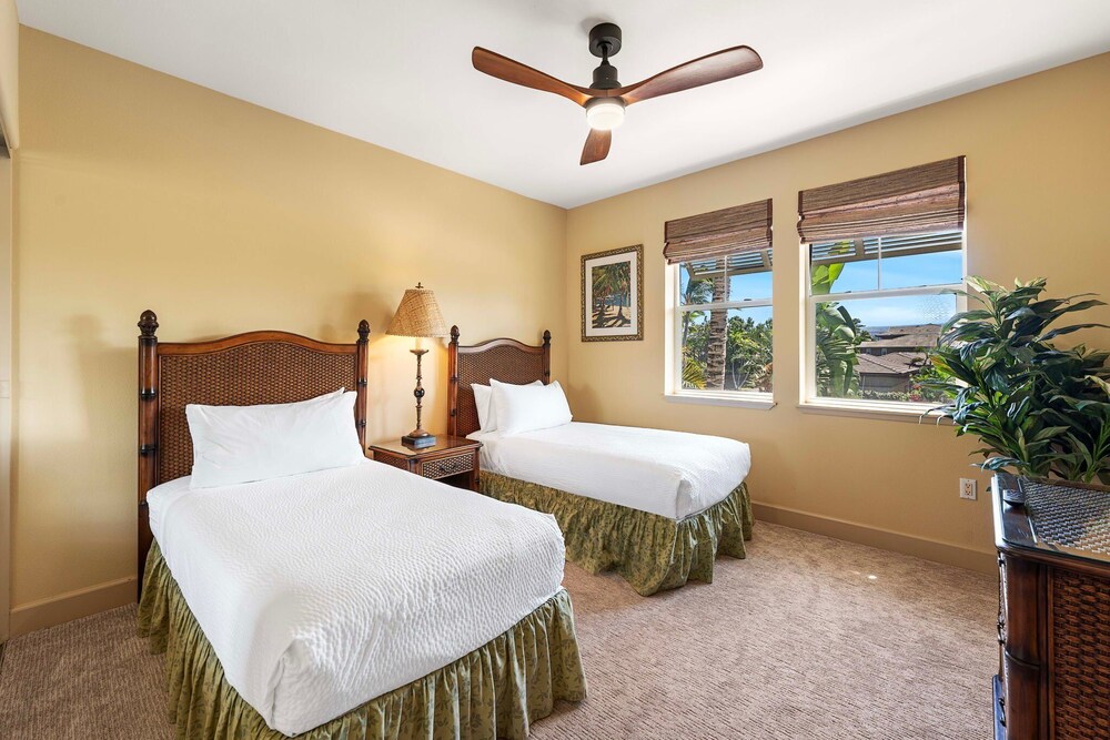 Direct Ocean Front - AC - Concierge Included - Ocean Viewing Lanai & Near Shops! -vrkcv