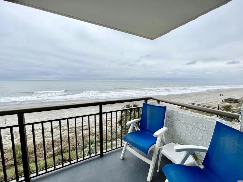 Oceanfront Resort 1BR w Beach View