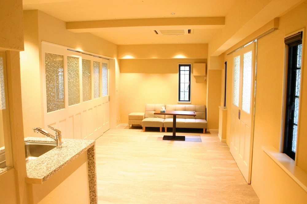 916 Travel Inn