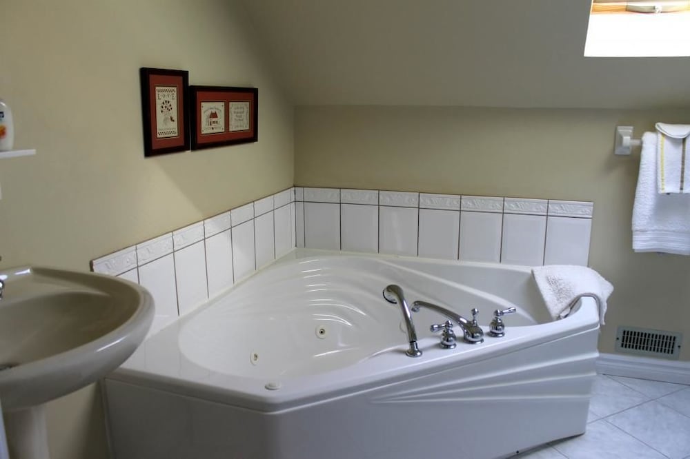 Mackenzie House B&B by Elevate Rooms