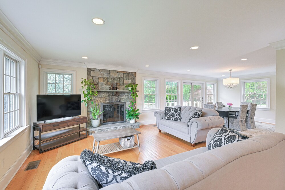 Private Pool & Patio: Luxe Westchester Home!