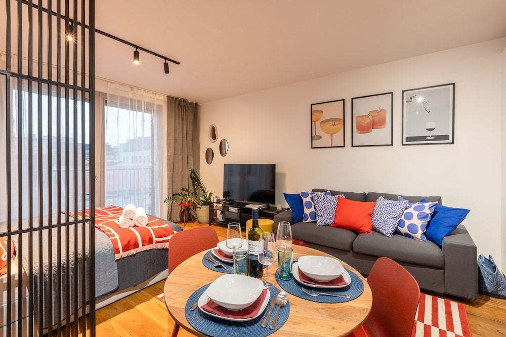 Urban Chic Residences