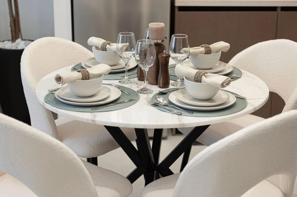 Burj Crown Lux Apartment by Dubai Mall