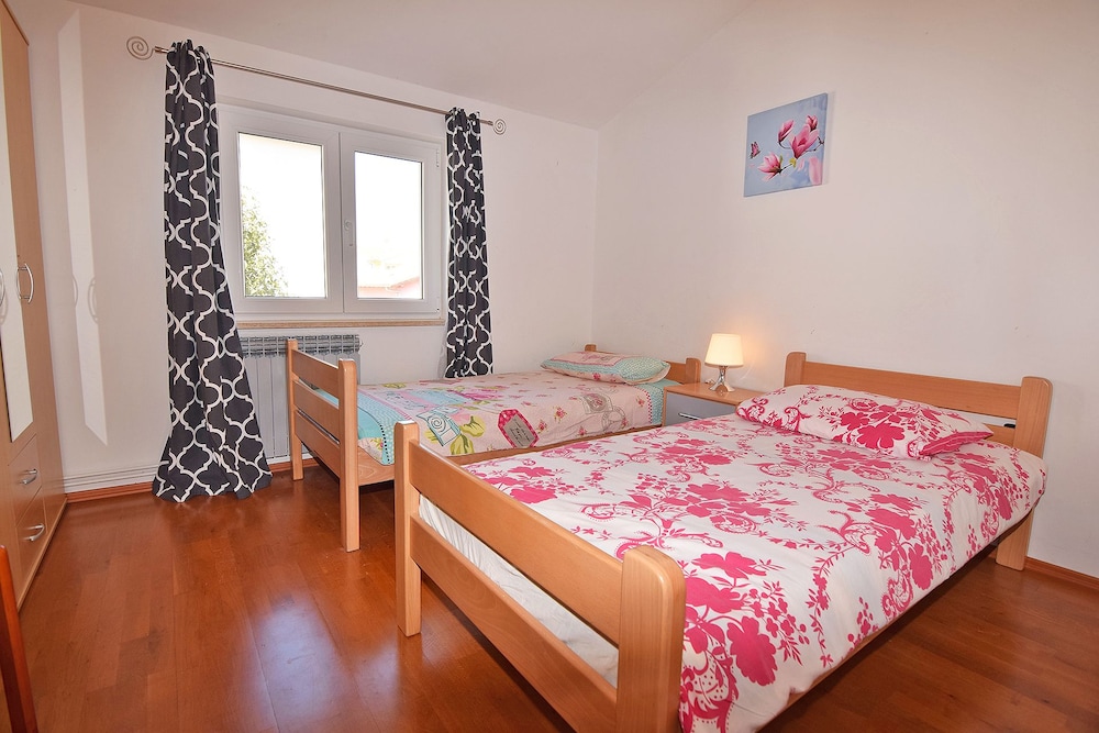 Apartments Jeromela