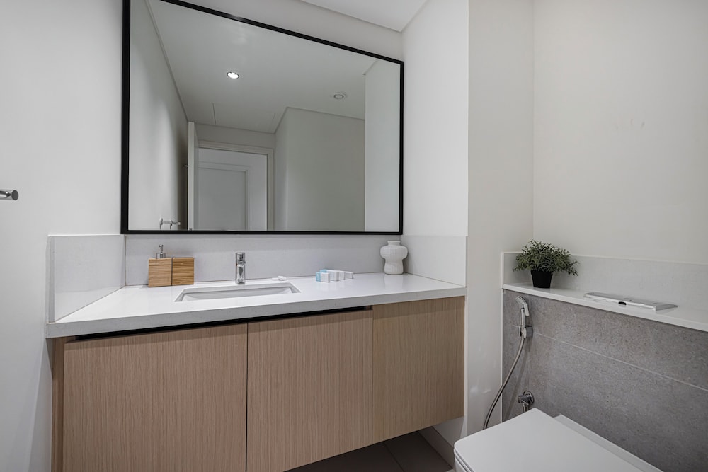 Burj Crown Lux Apartment by Dubai Mall