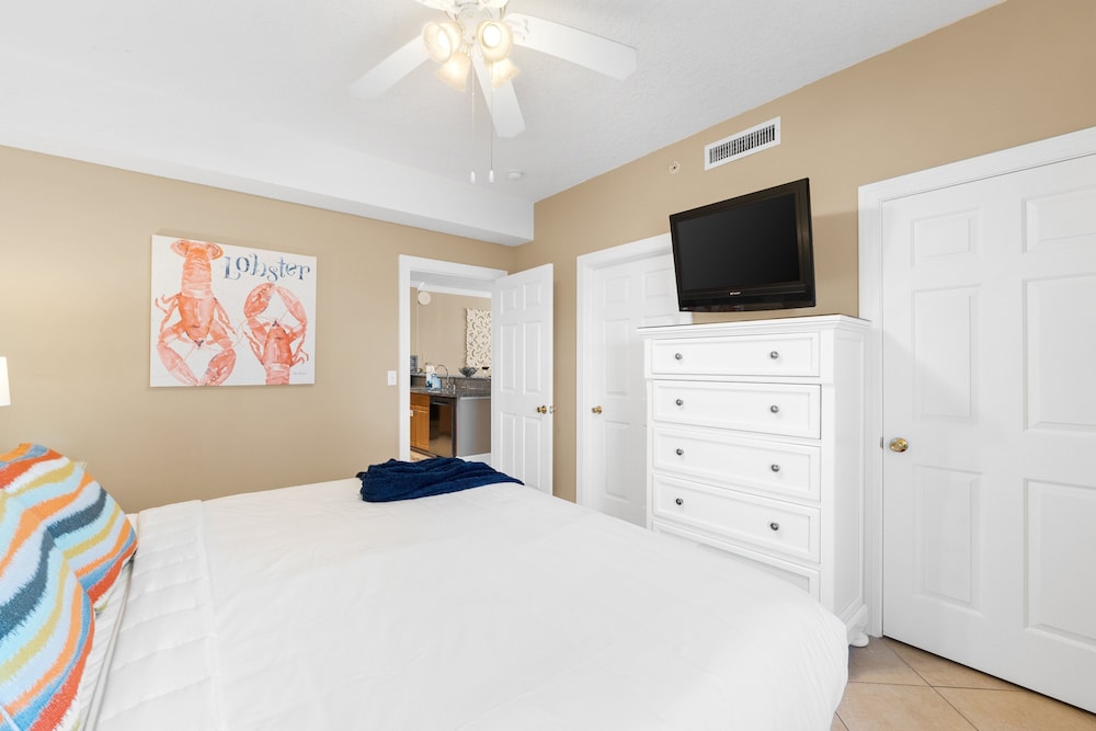 Twin Palms by Book That Condo