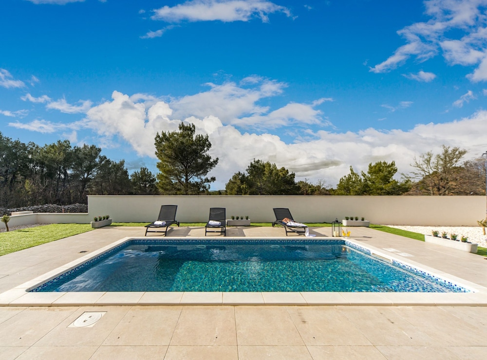 Villa Shaula 1