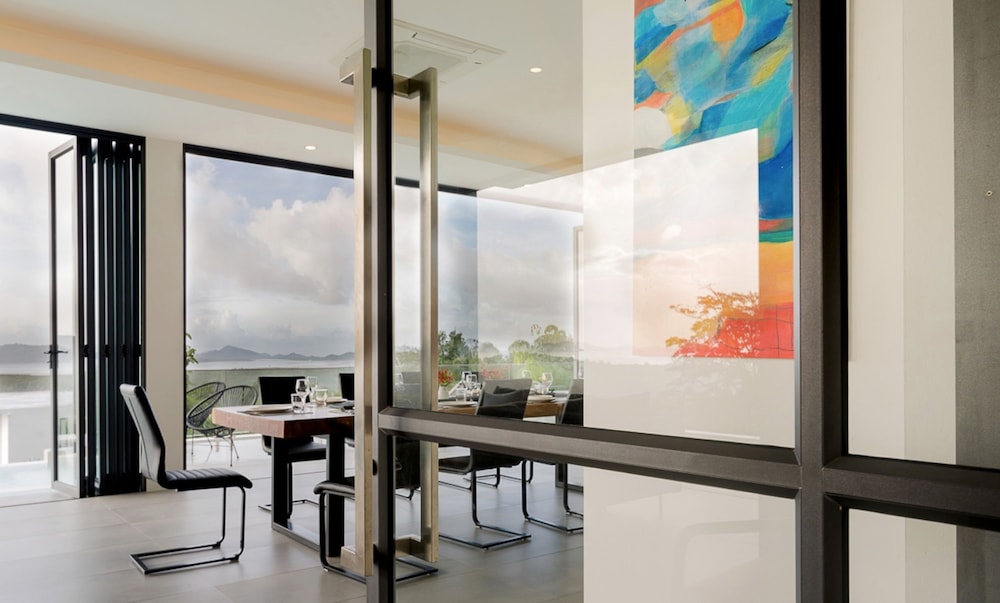 Yamu Hills Panoramic Ocean View 6 Bed Luxury Vila