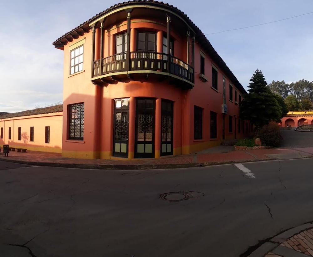 Hotel Hostel Casa del Arbol - Image 1