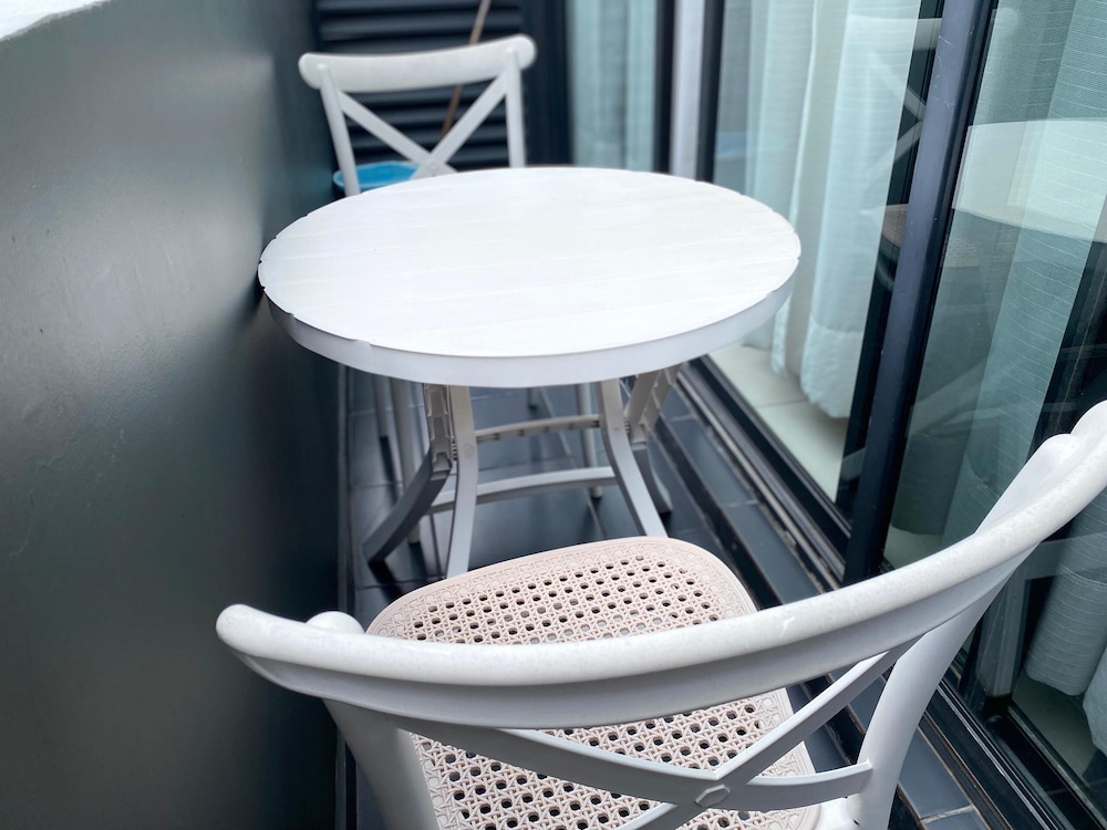 Meraki Homes at Embassy Gardens