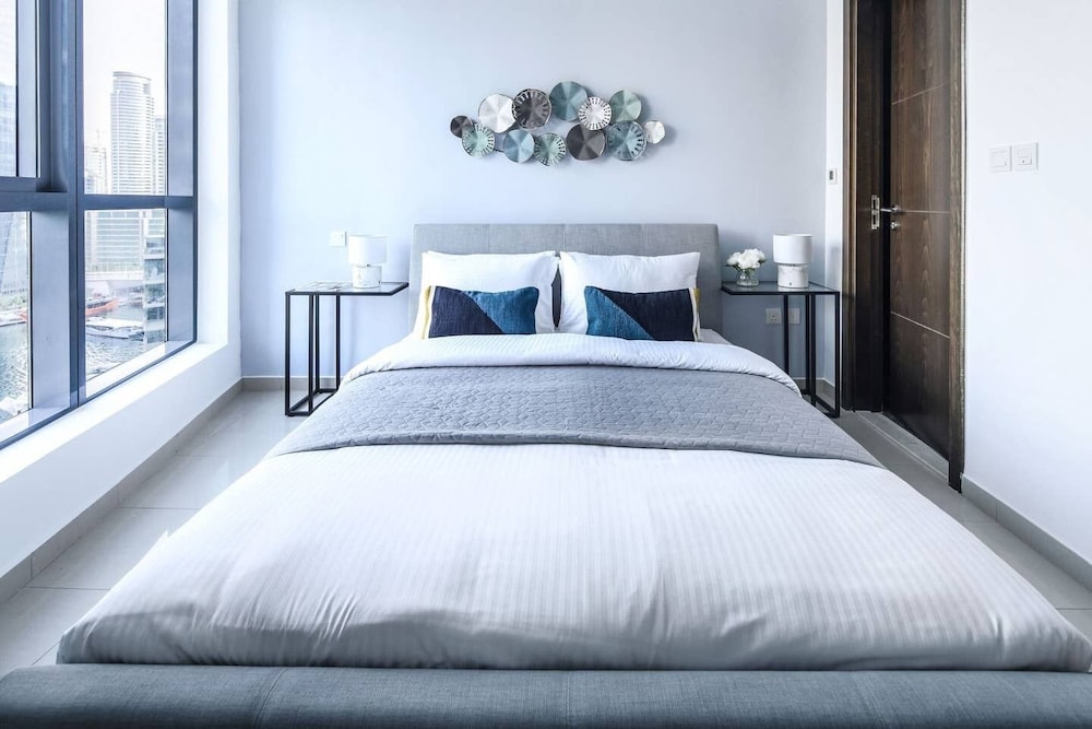 Classy & Ravishing 1BR w/ Enchanting Marina Views!