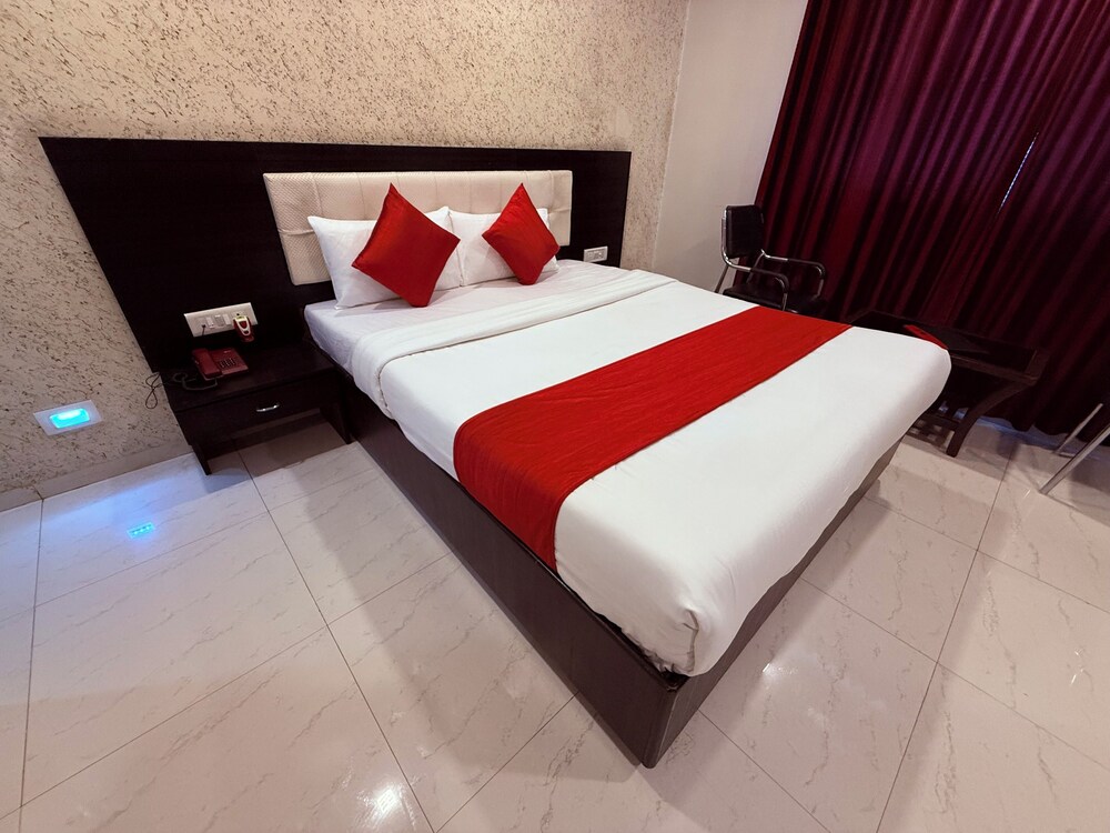 Hotel Arya Residency Rabale