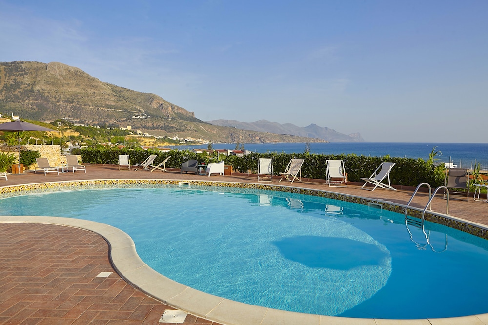 Riva Sea Apartments