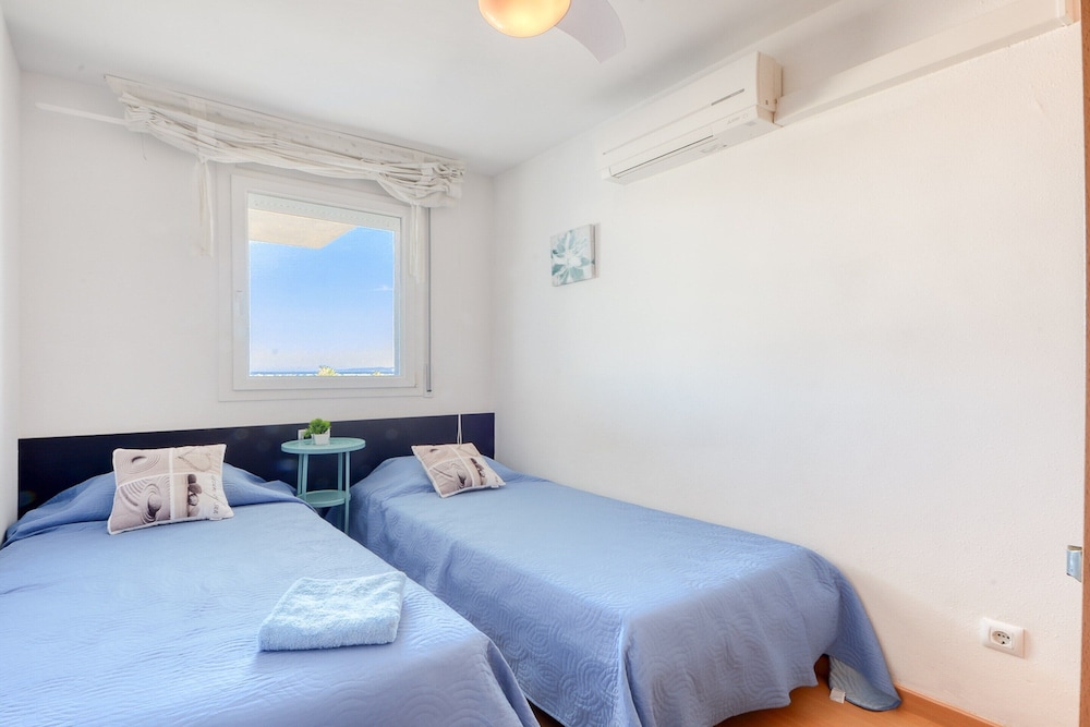 Apartment in Roses Near Santa Margarita Beach