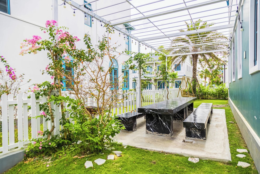 Luxury 4 br Emerald Villa-Novaworld PT