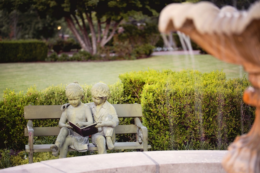 Dominion Gardens and Hotel