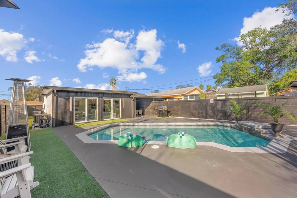 Luxury poolside paradise