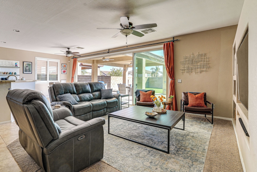 5 Mi to Surprise Stadium: Chic Arizona Home