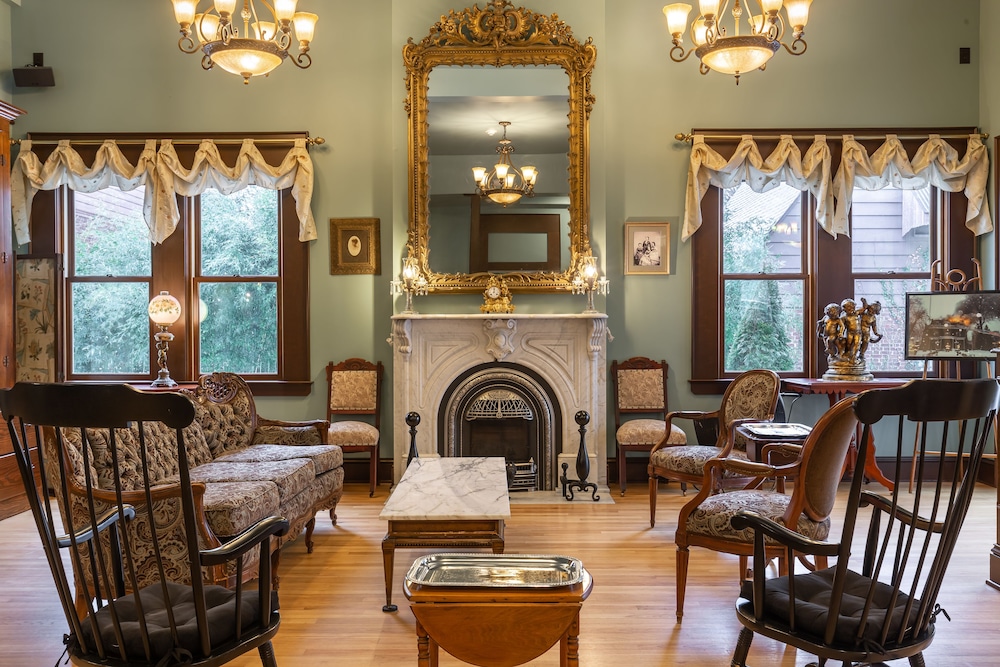 Steele Mansion