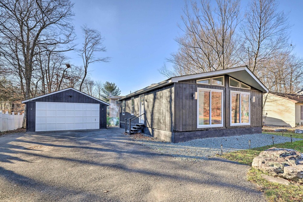 Tobyhanna Home w/ Game Room  Lake Access! - Property Image 16