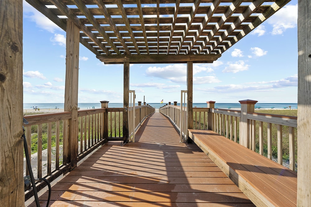 Beach Colony W7C - Covered Parking Included