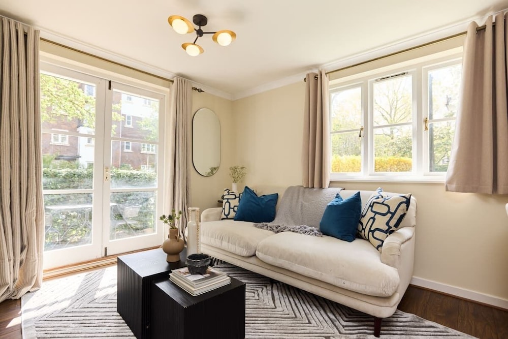 The Brompton Park Escape Bright 2bdr Flat With Patio Access