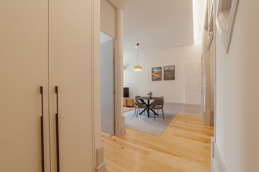 Heart OF Porto Apartment D by Vacationy
