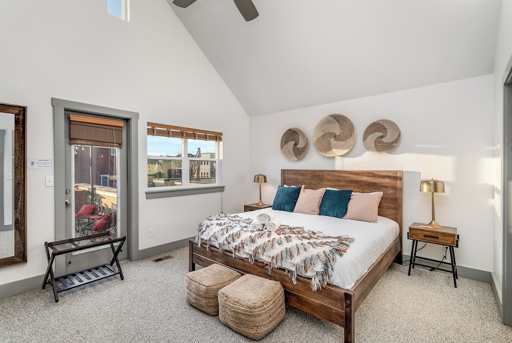 Spacious Retreat Near Old Town & Breweries