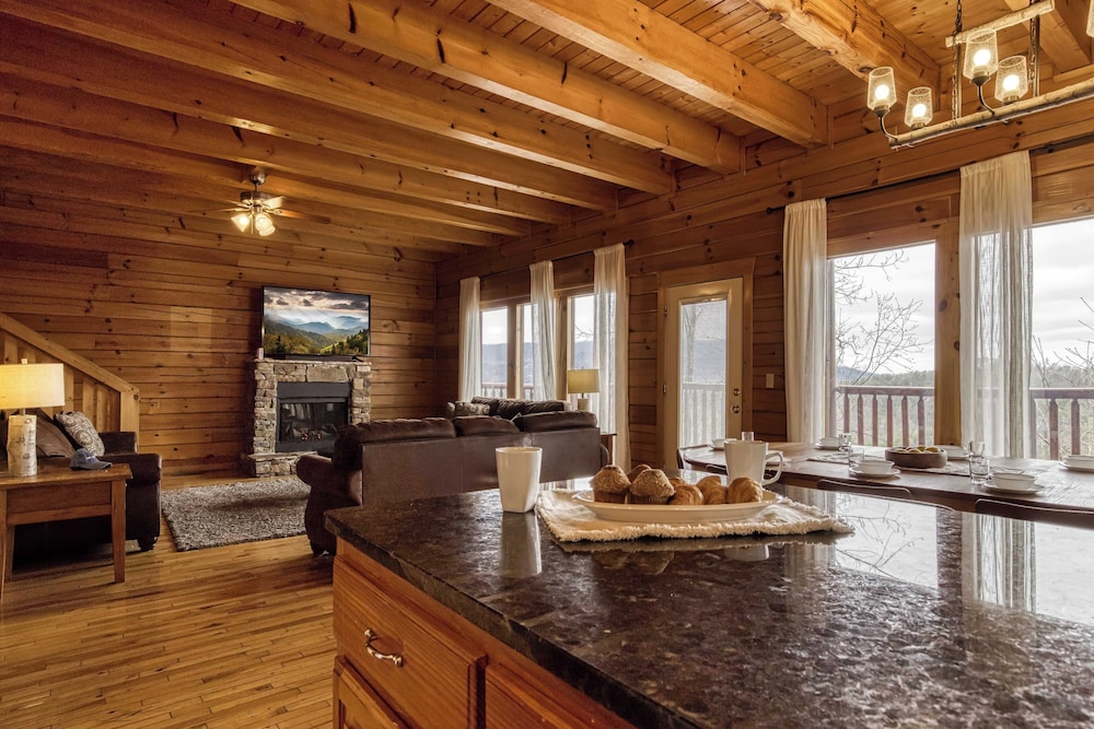 Hot Tub, Game Room, Movie Theater, View Sleeps 18 Lookout Lodge by Avantstay